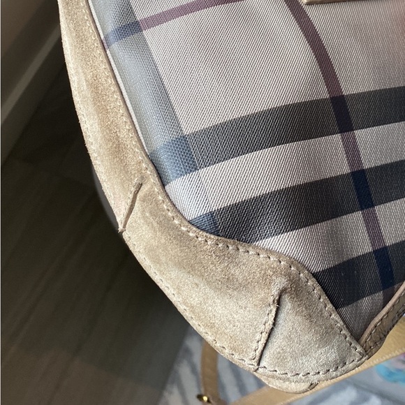 Authentic Burberry Bag - Picture 8 of 12